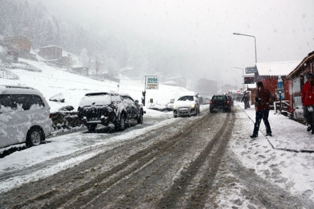 Karadeniz'den kar manzaraları , Zigana yine geçit veriyor... - Resim 42