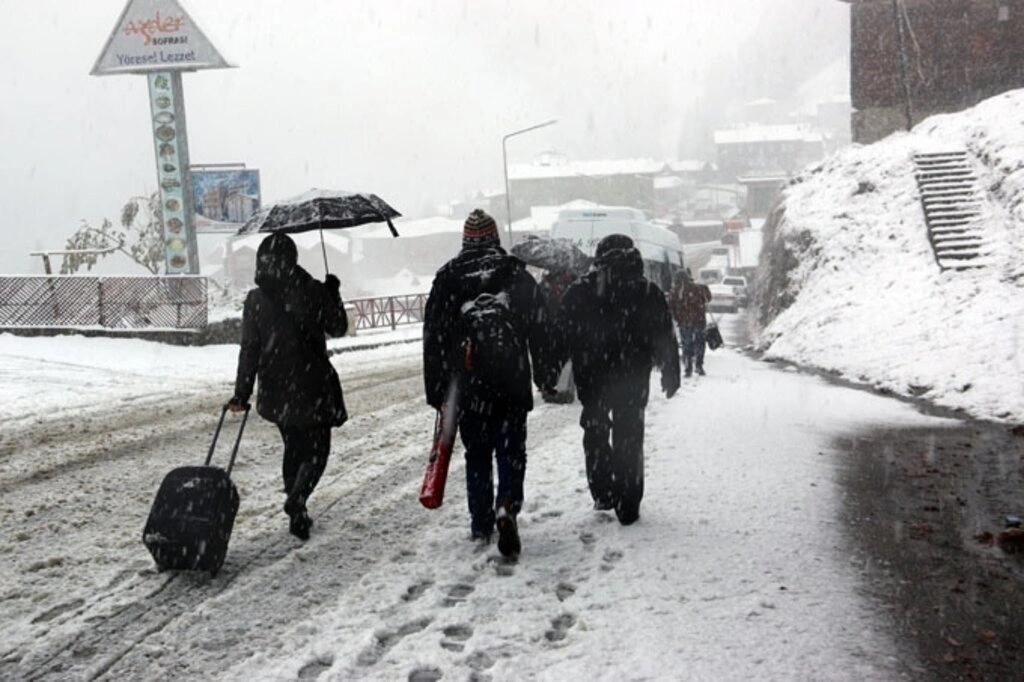 Karadeniz'den kar manzaraları , Zigana yine geçit veriyor... - Resim 45