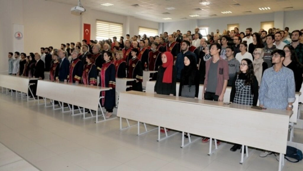 OMÜ Veteriner Fakültesi 1. sınıf öğrencileri beyaz önlük giydi - Resim 5