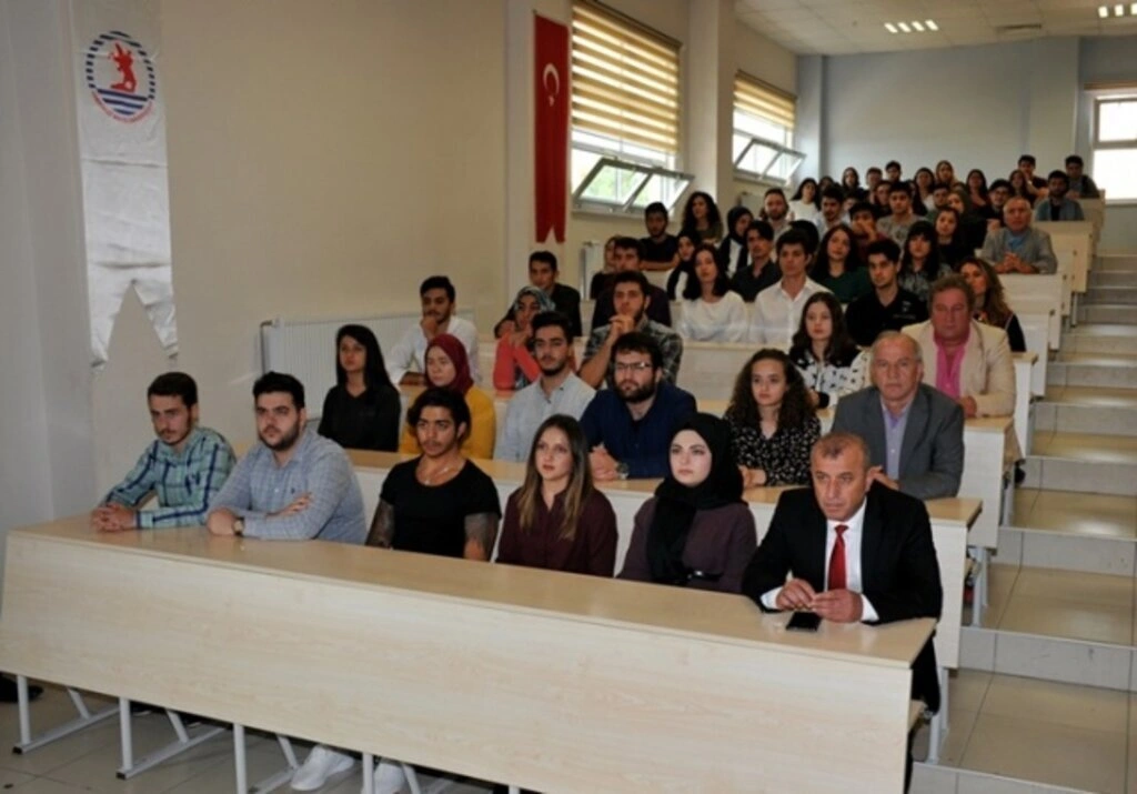 OMÜ Veteriner Fakültesi 1. sınıf öğrencileri beyaz önlük giydi - Resim 6