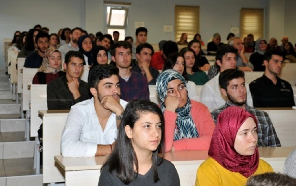 OMÜ Veteriner Fakültesi 1. sınıf öğrencileri beyaz önlük giydi - Resim 10