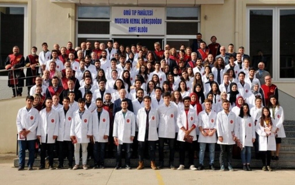 OMÜ Veteriner Fakültesi 1. sınıf öğrencileri beyaz önlük giydi - Resim 18