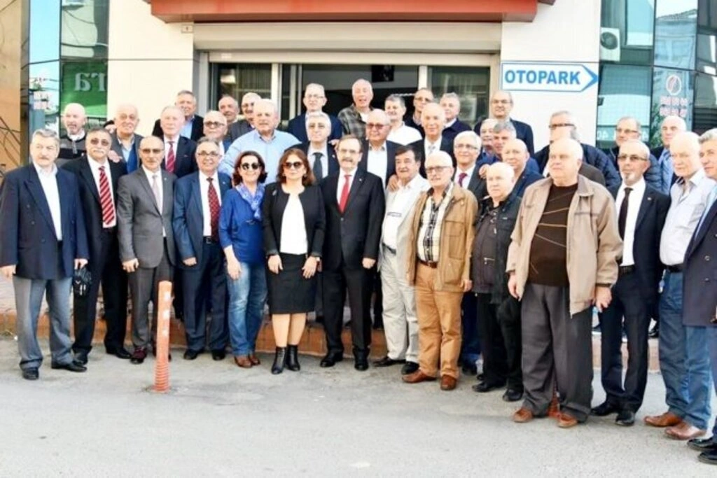BAFRA LİSESİ MEZUNLARI BAFRA’DA BULUŞTU - Resim 4