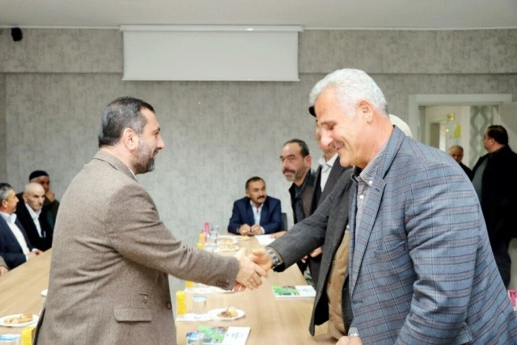 Başkan Sarıcaoğlu Kavak'ta muhtarlar ve STK'larla biraraya geldi - Resim 1