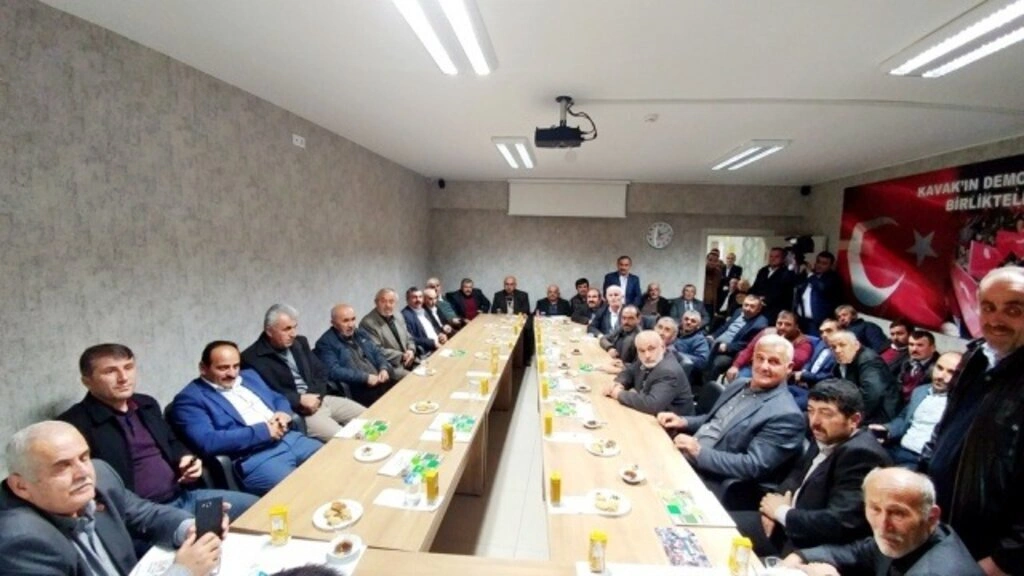 Başkan Sarıcaoğlu Kavak'ta muhtarlar ve STK'larla biraraya geldi - Resim 3