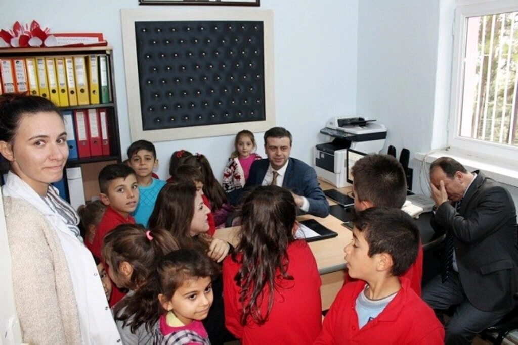 İlkadım'da Köy Öğretmenlerine 24 Kasım Jesti - Resim 2
