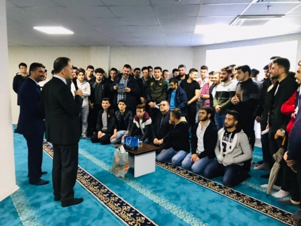 İlkadım'da gençlere Peygamber Efendimizin hayatı anlatıldı - Resim 2