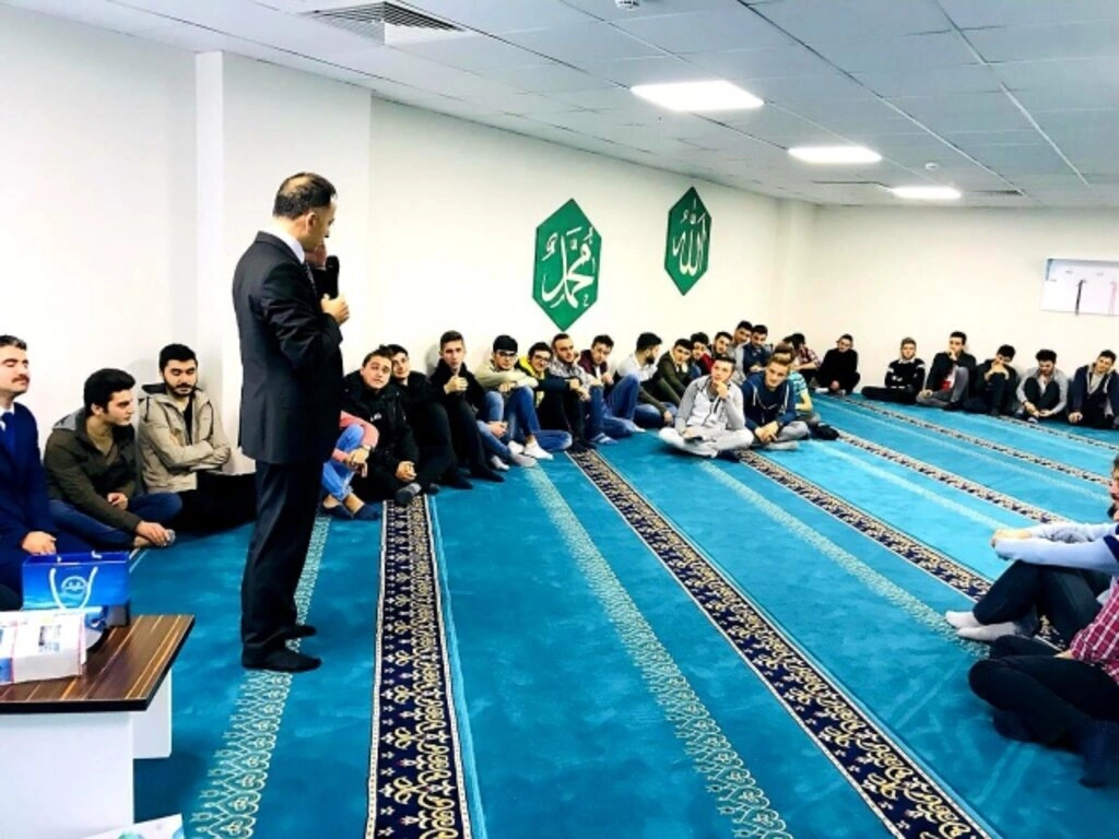 İlkadım'da gençlere Peygamber Efendimizin hayatı anlatıldı - Resim 4