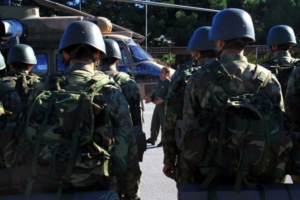 Sağlıkçı askerlere helikoptere hasta sevki dersi - Resim 12