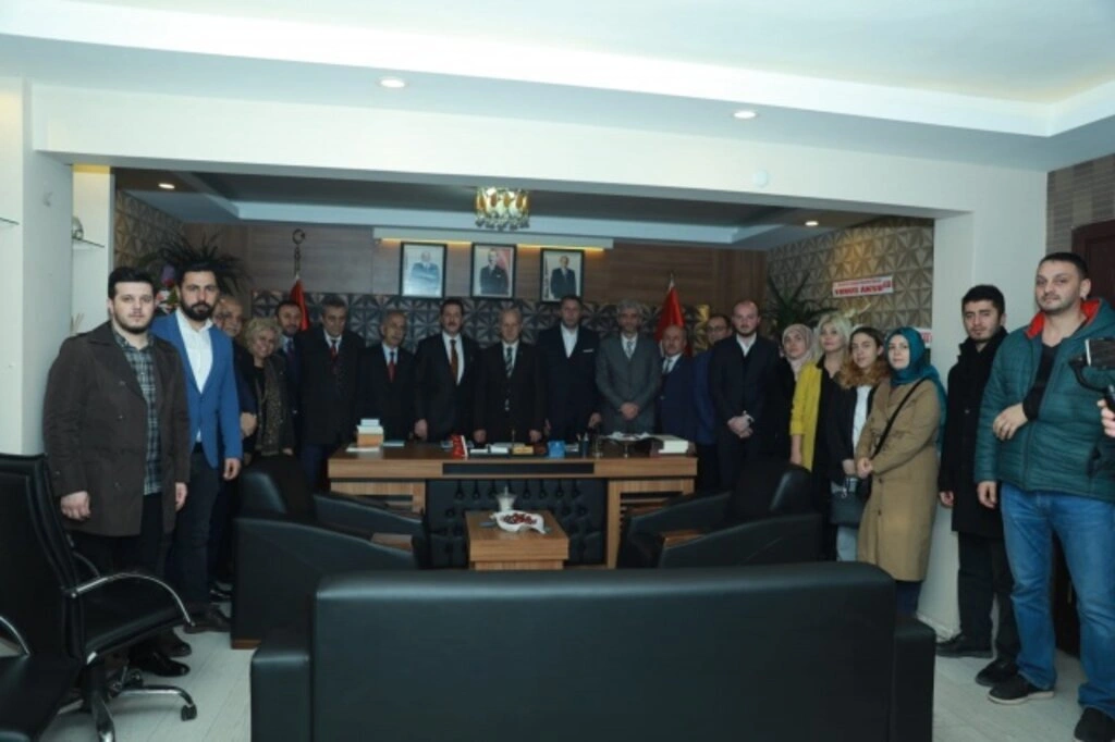 İlkadım Belediye Başkanı Erdoğan Tok, Samsun Milliyetçi Hareket Partisi(MHP) teşkilatlarına ziyaret yaptı - Resim 6
