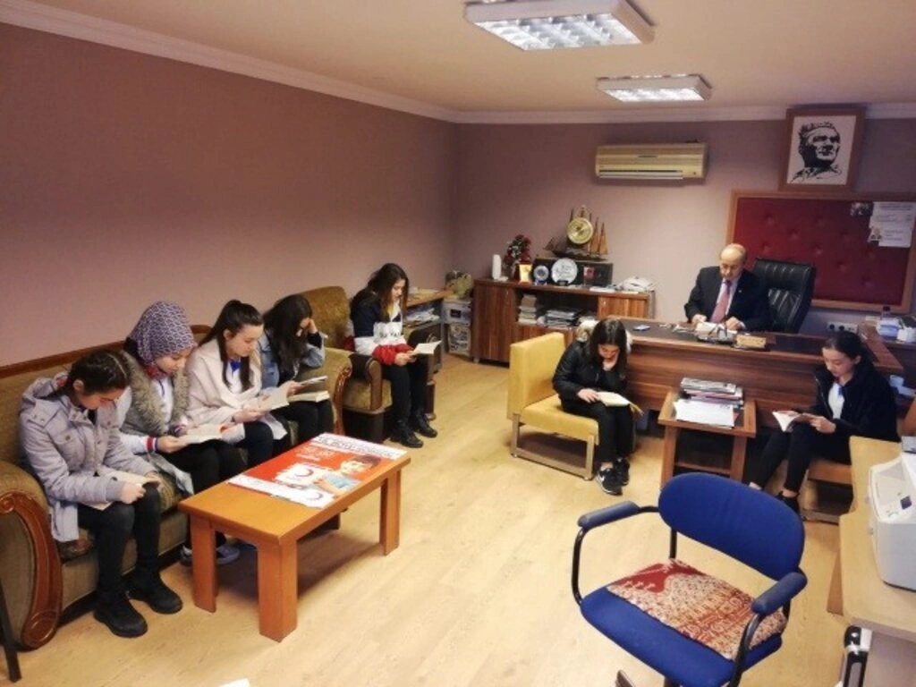 CANİK OKUYOR! - Resim 7