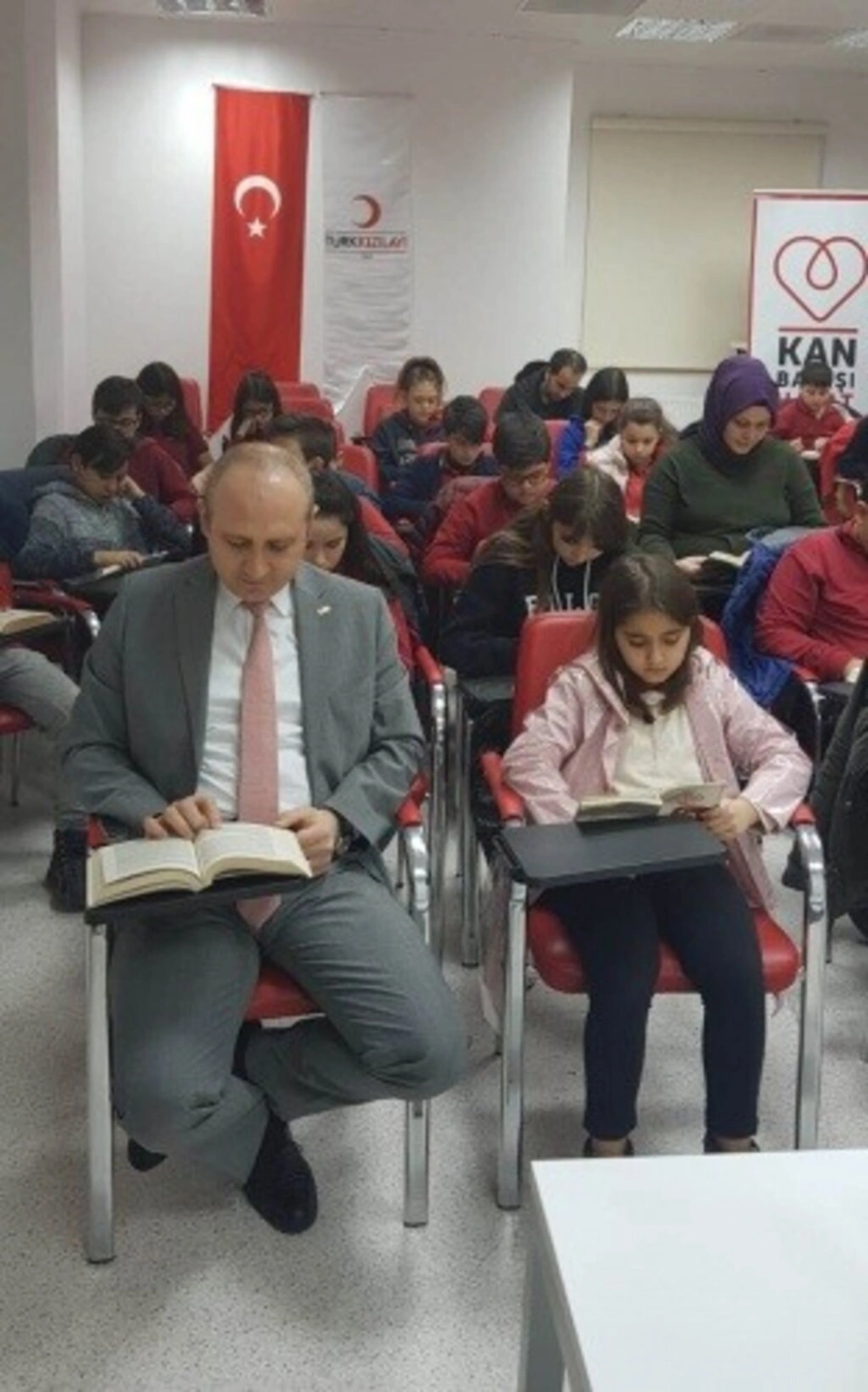 CANİK OKUYOR! - Resim 12