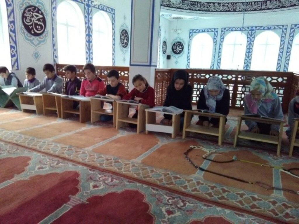 CANİK OKUYOR! - Resim 15