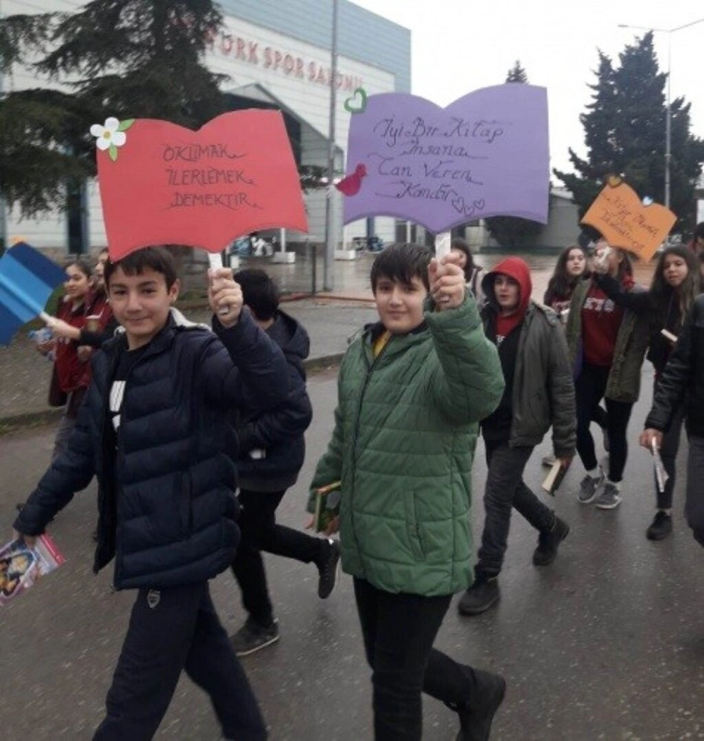 CANİK OKUYOR! - Resim 16