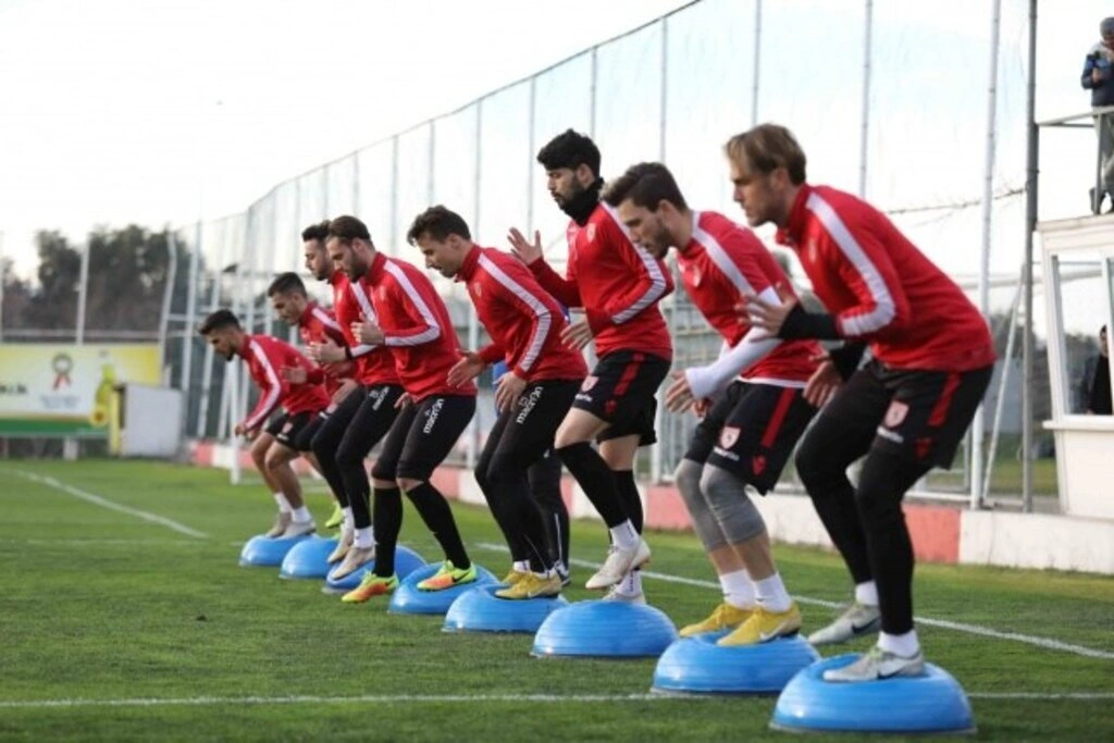 Samsunspor Ankara Demirspor maçı hazırlıklarını sürdürüyor - Resim 1