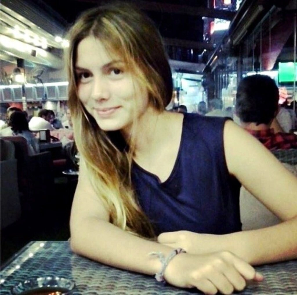Aleyna Tilki makyajsız hali olay oldu! Aleyna Tilki fotoğrafları - Resim 4