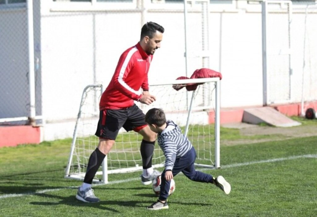 Yılmaz Özeren oğlu ile birlikte top oynadı - Resim 5