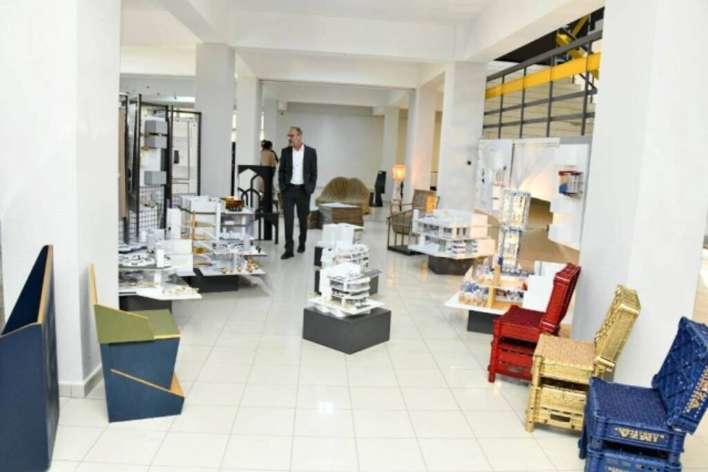 Mimarlık Fakültesi Öğrenci Projeleri Sergisi Açıldı - Resim 2