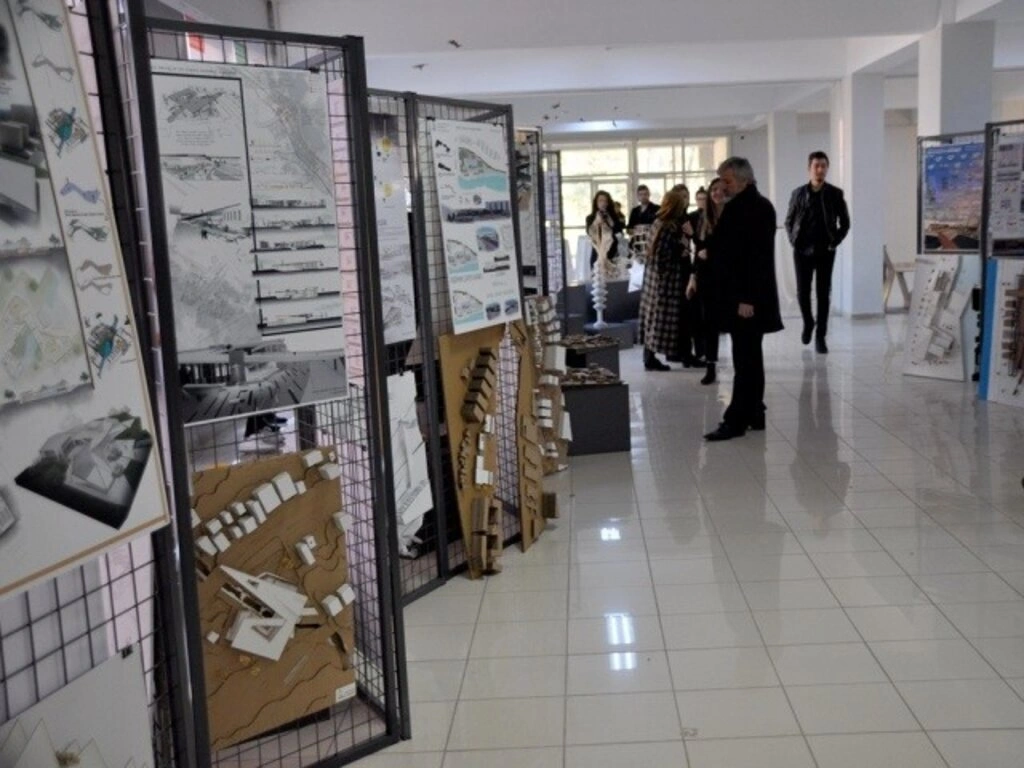 Mimarlık Fakültesi Öğrenci Projeleri Sergisi Açıldı - Resim 7