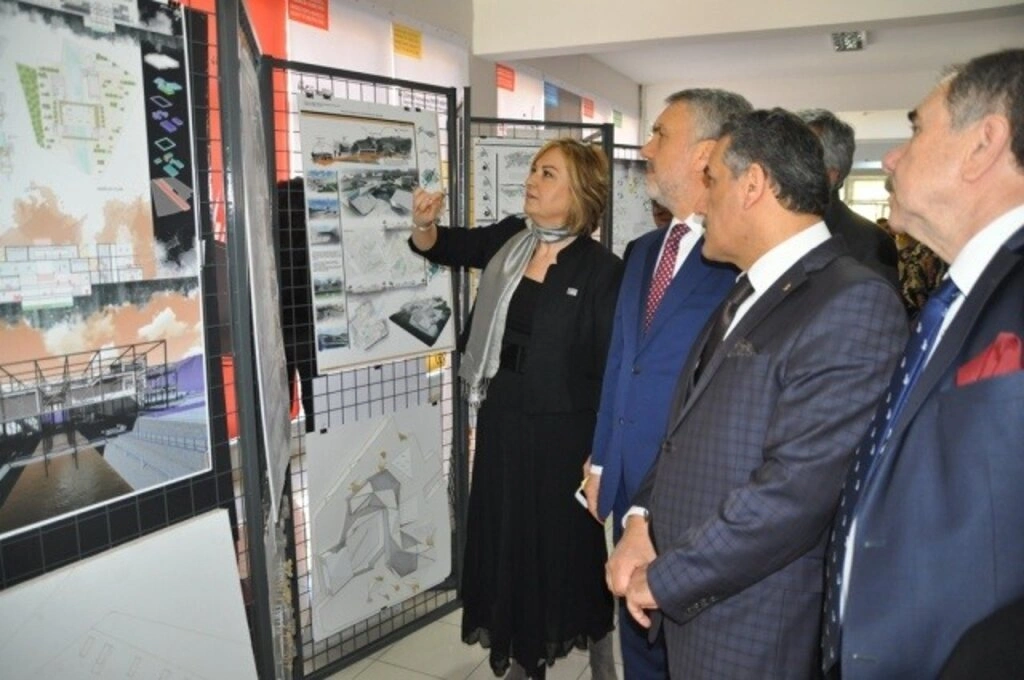 Mimarlık Fakültesi Öğrenci Projeleri Sergisi Açıldı - Resim 19