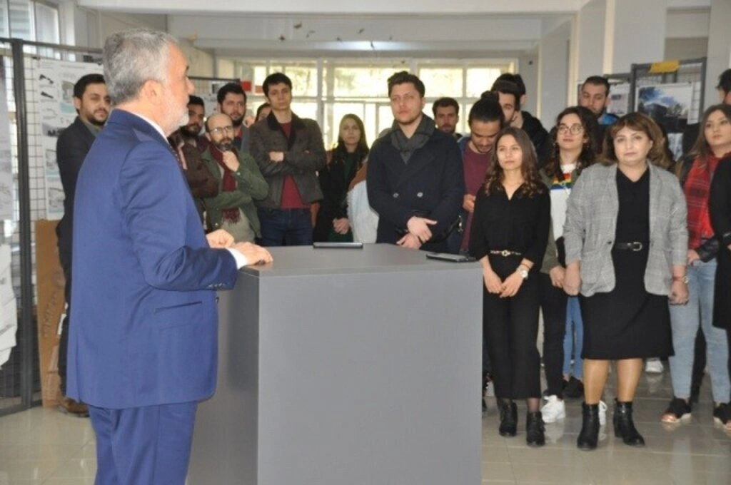 Mimarlık Fakültesi Öğrenci Projeleri Sergisi Açıldı - Resim 21