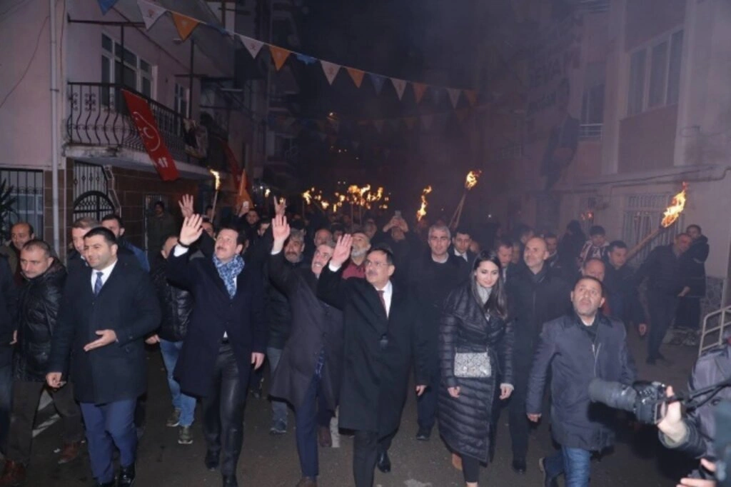 Cedit tamam hız kesmeden yola devam - Resim 2