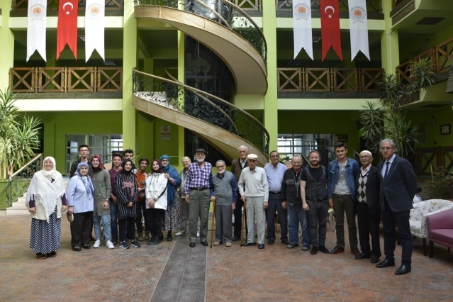 Kavak Rıdvan Çelikel Fen Lisesisi öğrencilerinin huzurevi konseri - Resim 5