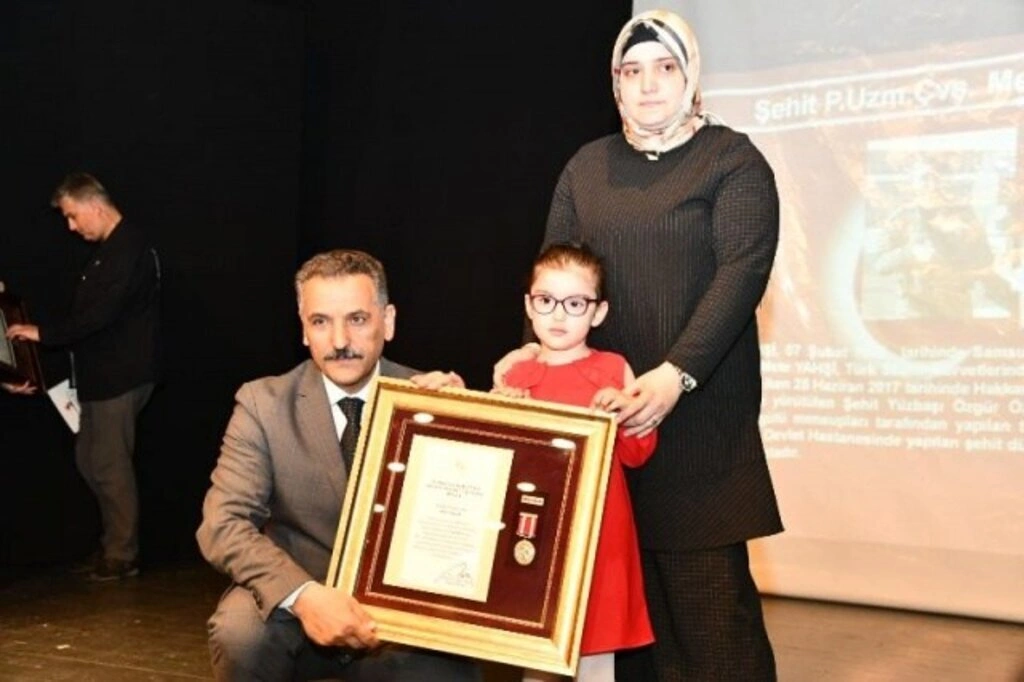 Devlet Övünç Madalyası Ve Beratı Samsunlu Şehit Aileleri Ve Gazilere Tevdi edildi - Resim 6