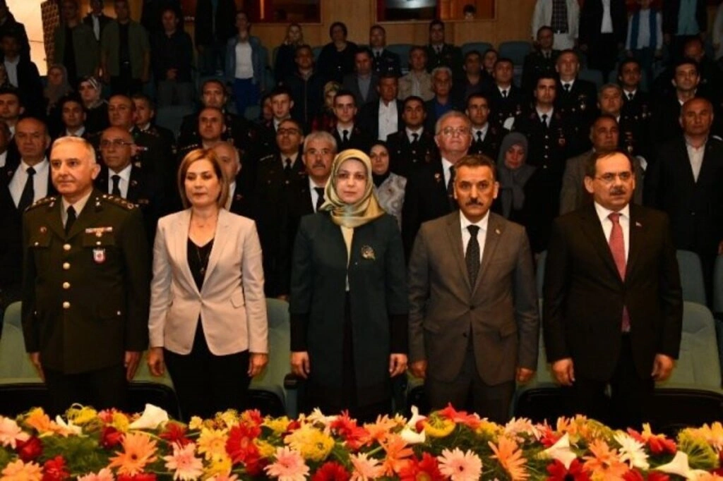 Devlet Övünç Madalyası Ve Beratı Samsunlu Şehit Aileleri Ve Gazilere Tevdi edildi - Resim 7