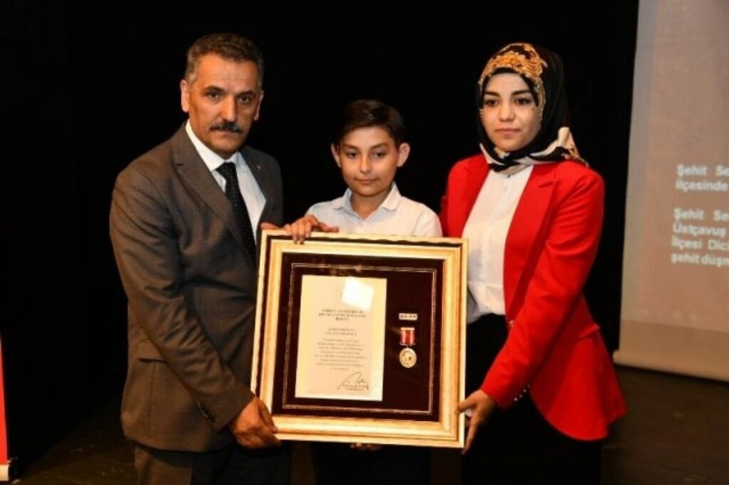 Devlet Övünç Madalyası Ve Beratı Samsunlu Şehit Aileleri Ve Gazilere Tevdi edildi - Resim 12