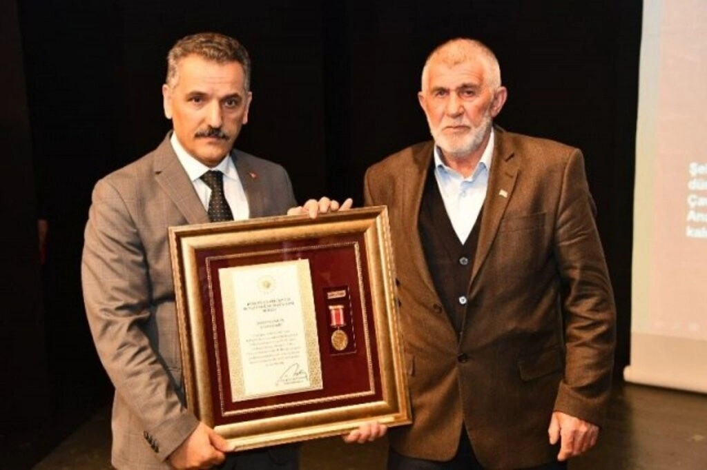 Devlet Övünç Madalyası Ve Beratı Samsunlu Şehit Aileleri Ve Gazilere Tevdi edildi - Resim 14