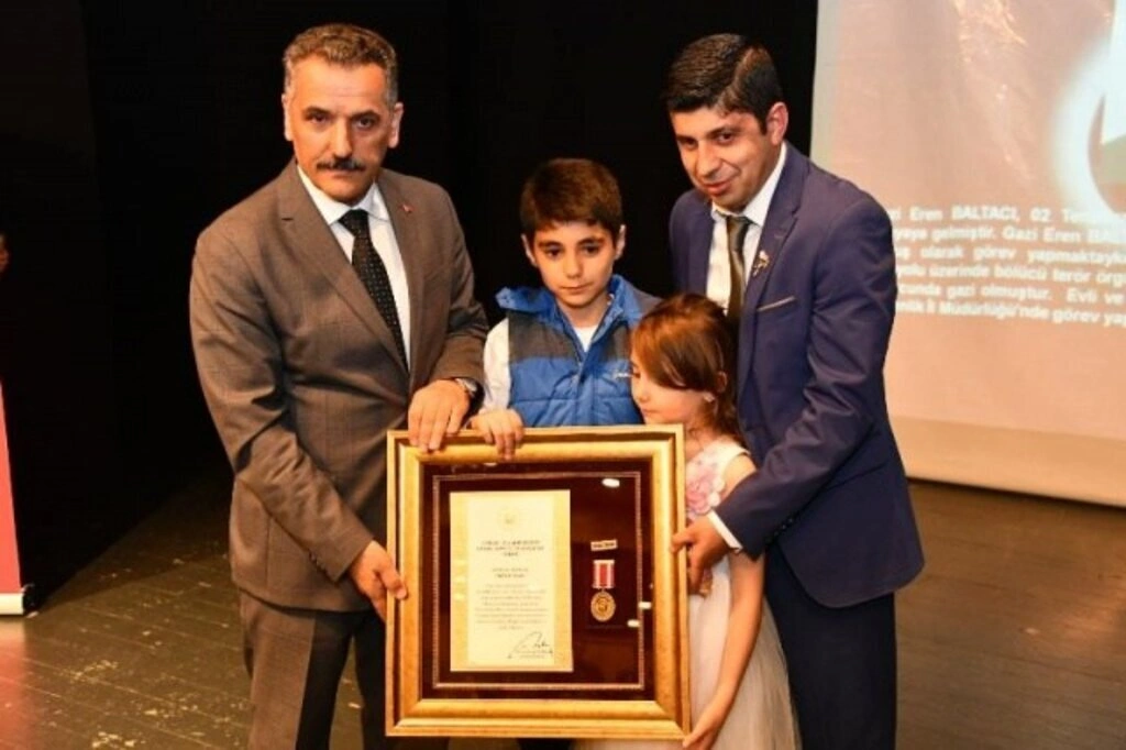 Devlet Övünç Madalyası Ve Beratı Samsunlu Şehit Aileleri Ve Gazilere Tevdi edildi - Resim 15