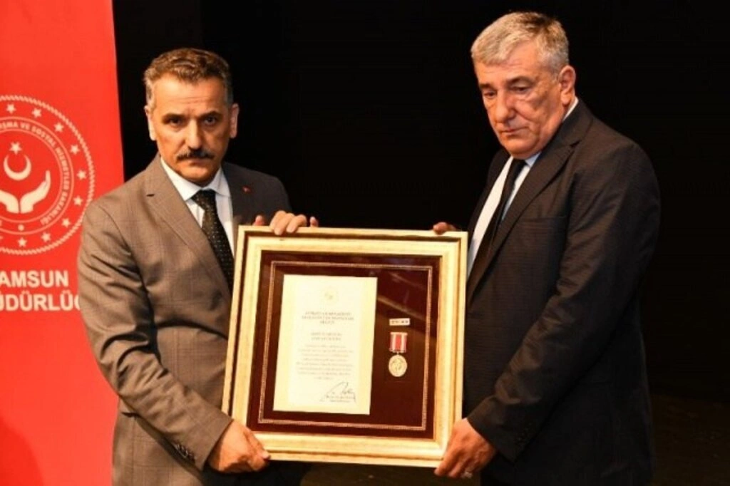 Devlet Övünç Madalyası Ve Beratı Samsunlu Şehit Aileleri Ve Gazilere Tevdi edildi - Resim 16