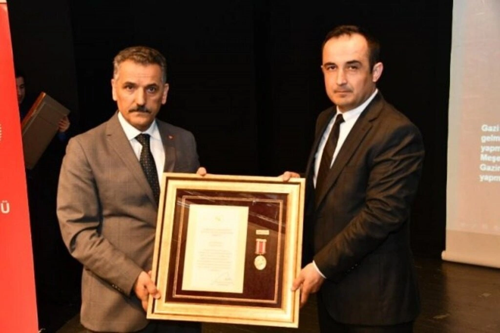 Devlet Övünç Madalyası Ve Beratı Samsunlu Şehit Aileleri Ve Gazilere Tevdi edildi - Resim 20