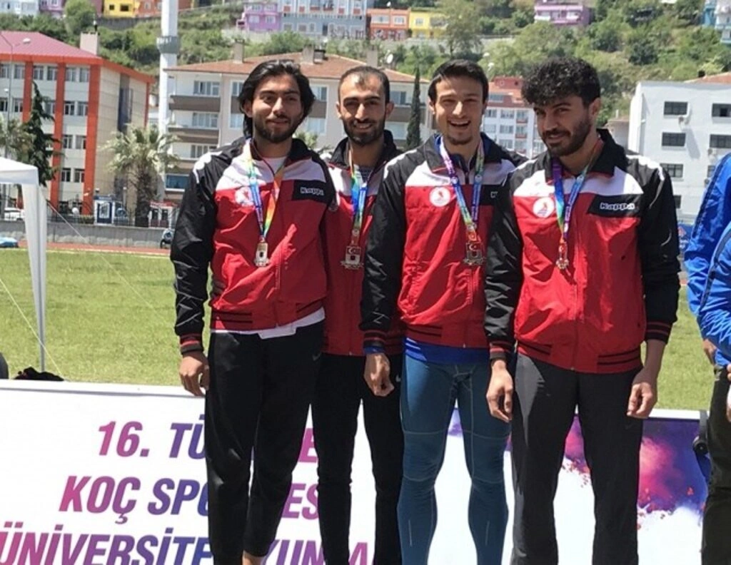 OMÜ Atletizm Takımı Başarılarını Madalyalarla Taçlandırdı - Resim 3