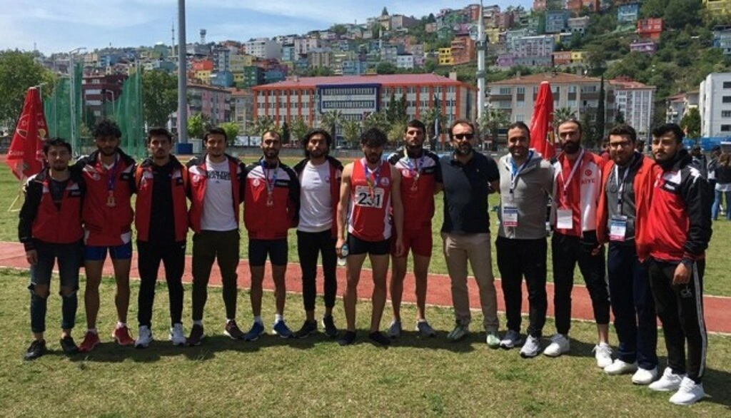 OMÜ Atletizm Takımı Başarılarını Madalyalarla Taçlandırdı - Resim 4