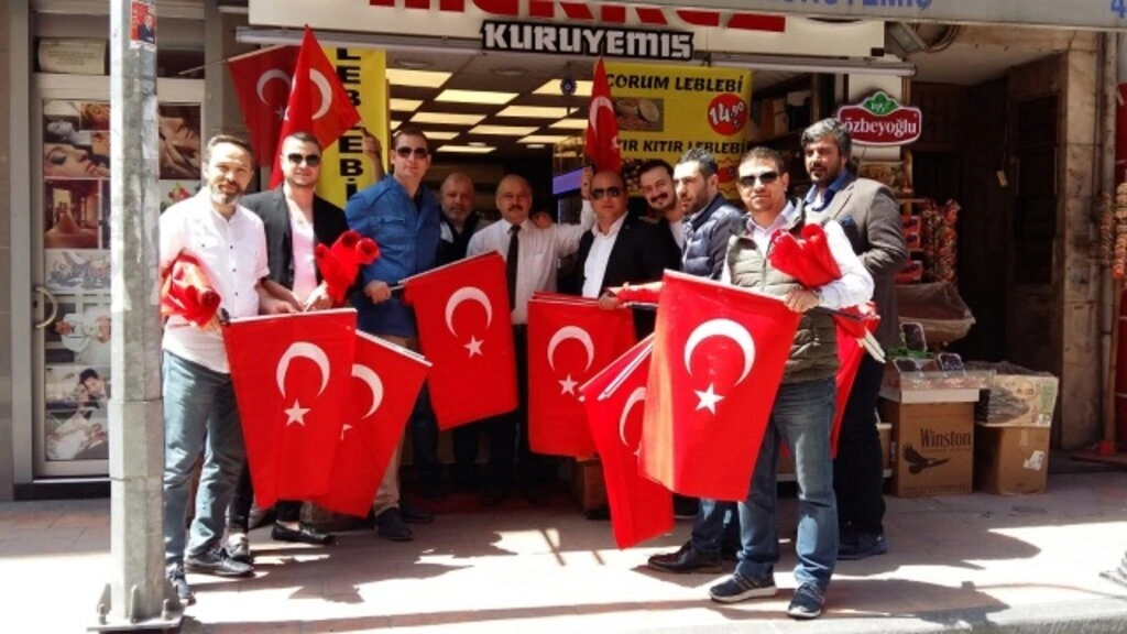 SAMGİAD ve TÜGİK ailesi 1919 adet Türk Bayrağı Dağıttı - Resim 7