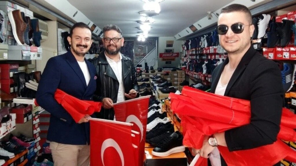 SAMGİAD ve TÜGİK ailesi 1919 adet Türk Bayrağı Dağıttı - Resim 8