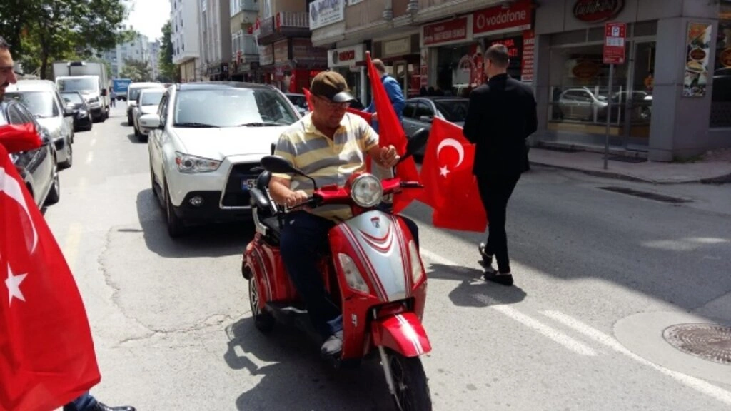 SAMGİAD ve TÜGİK ailesi 1919 adet Türk Bayrağı Dağıttı - Resim 15