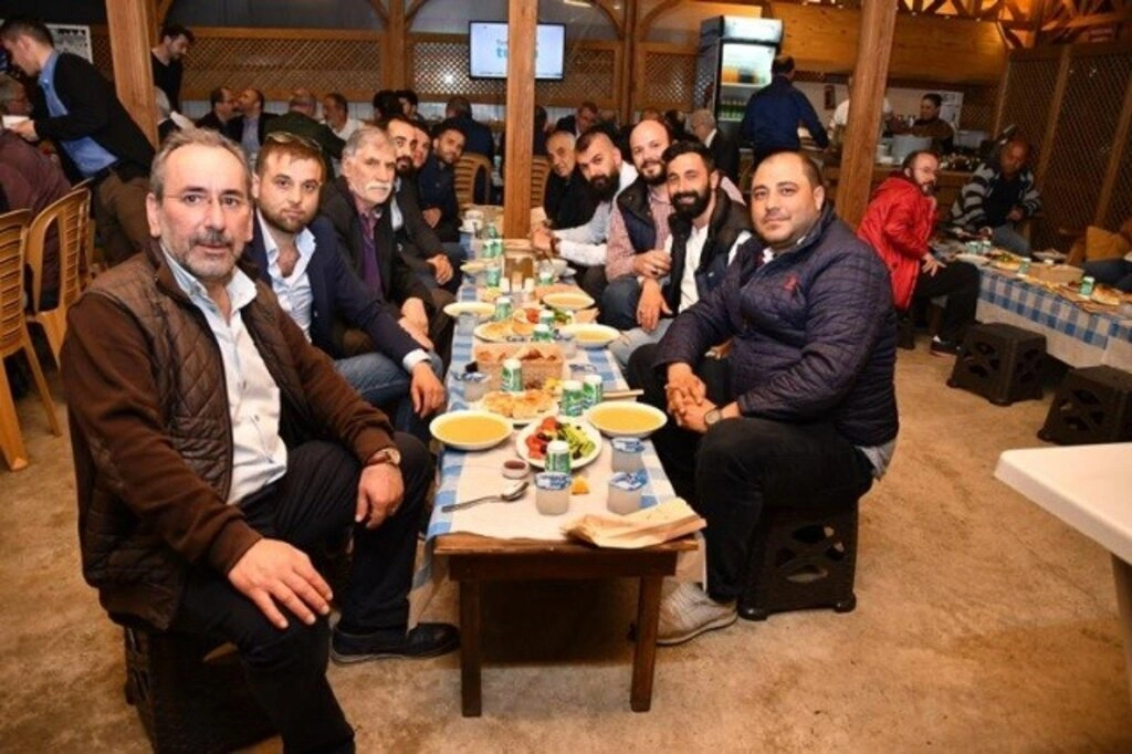 Buğday Pazarı esnafı iftar sofrasında buluştu - Resim 2