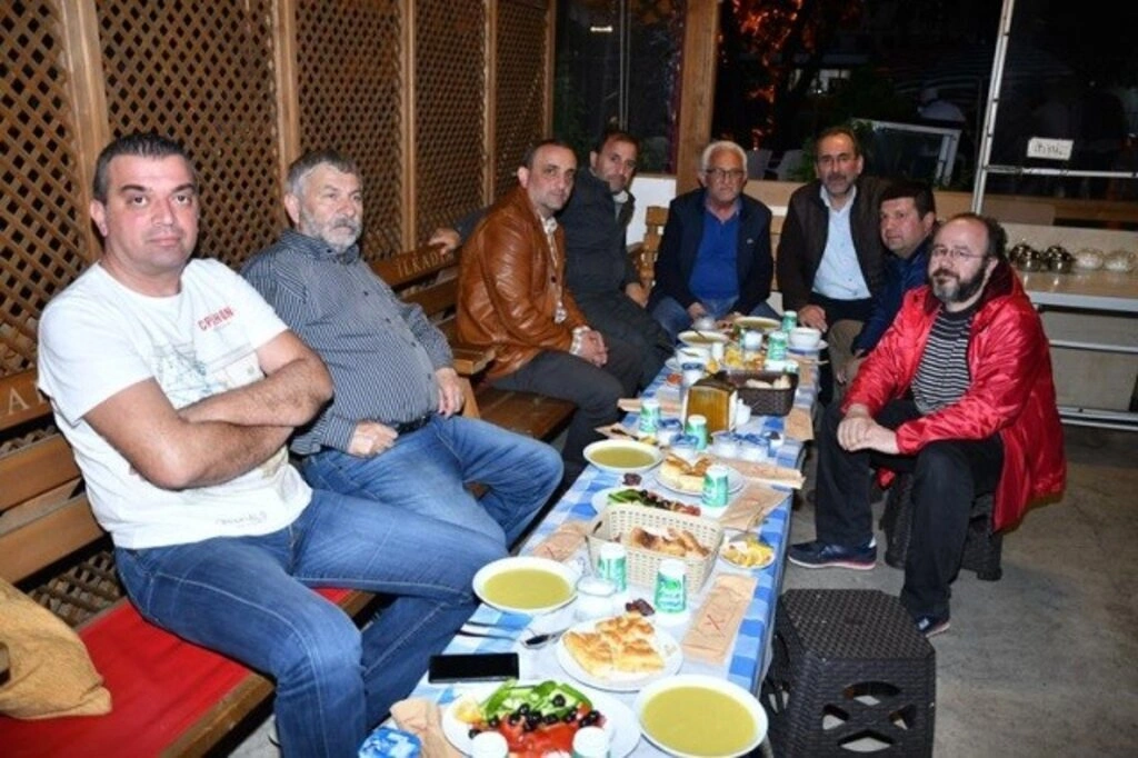 Buğday Pazarı esnafı iftar sofrasında buluştu - Resim 3