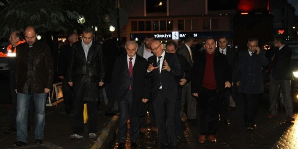 Samsun'da sağanak yağış hayatı olumsuz etkiledi, dereler taştı, su baskınları meydana geldi - Resim 18