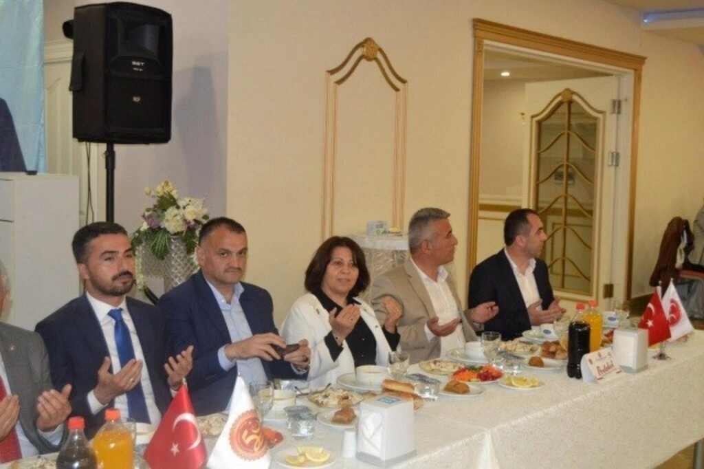 MHP Samsun İl Başkanlığı İftar Programı Fotoğrafları - Resim 8