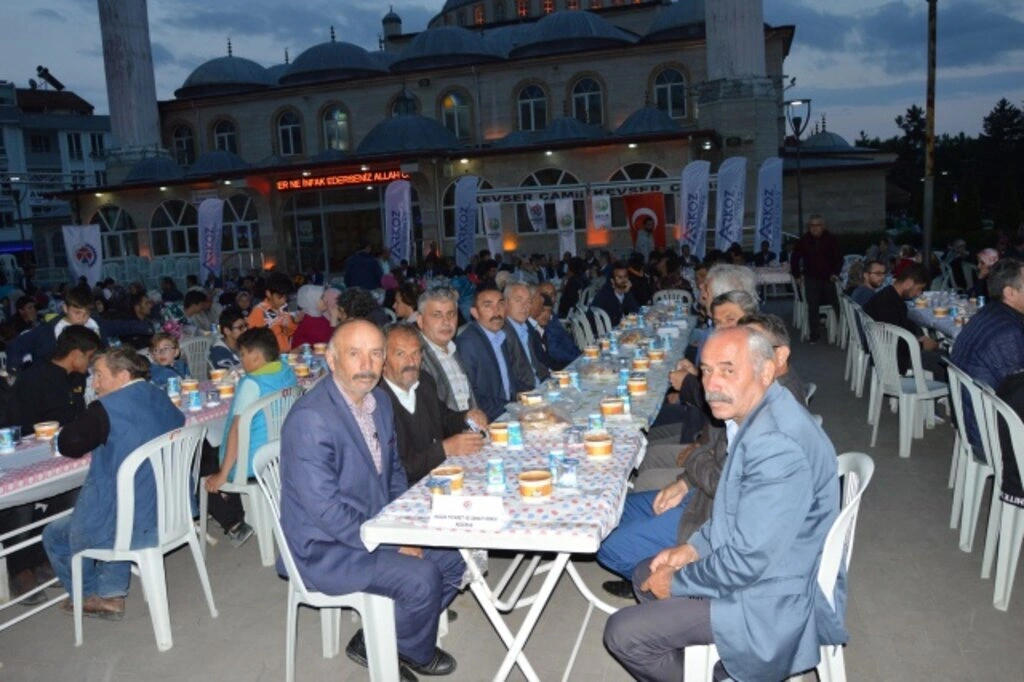 Havza'da 2 bin 500 kişilik iftar - Resim 4