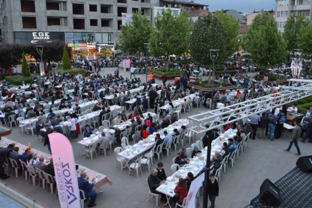Havza'da 2 bin 500 kişilik iftar - Resim 5