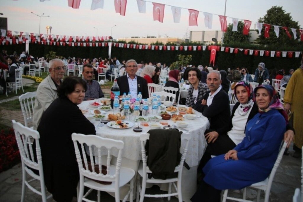Kredi Yurtlar Kurumu Genel Müdürlüğü İftar Saati - Resim 3