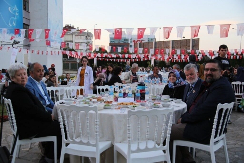 Kredi Yurtlar Kurumu Genel Müdürlüğü İftar Saati - Resim 5