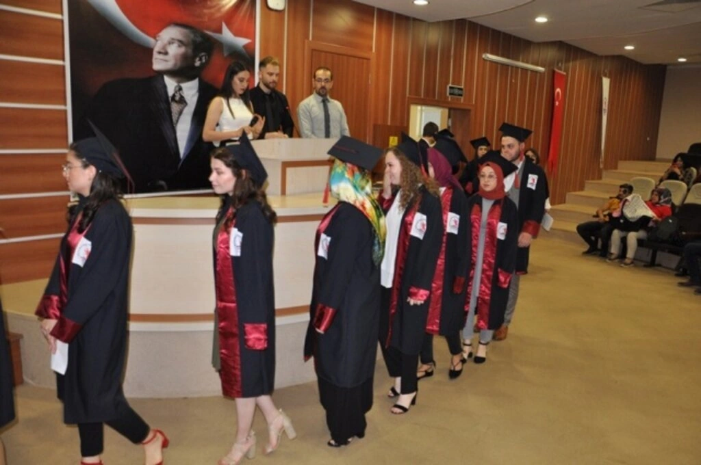 Terme Meslek Yüksekokulu'nda mezuniyet coşkusu - Resim 9