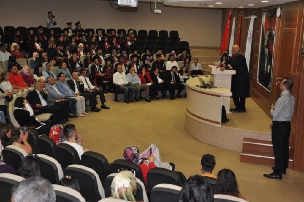 Terme Meslek Yüksekokulu'nda mezuniyet coşkusu - Resim 12