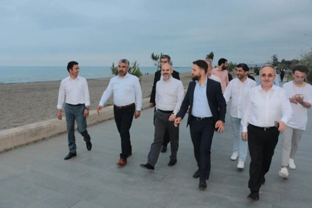 AK PARTİ SAMSUN BAYRAM'DA HERKESLE KUCAKLAŞTI - Resim 2